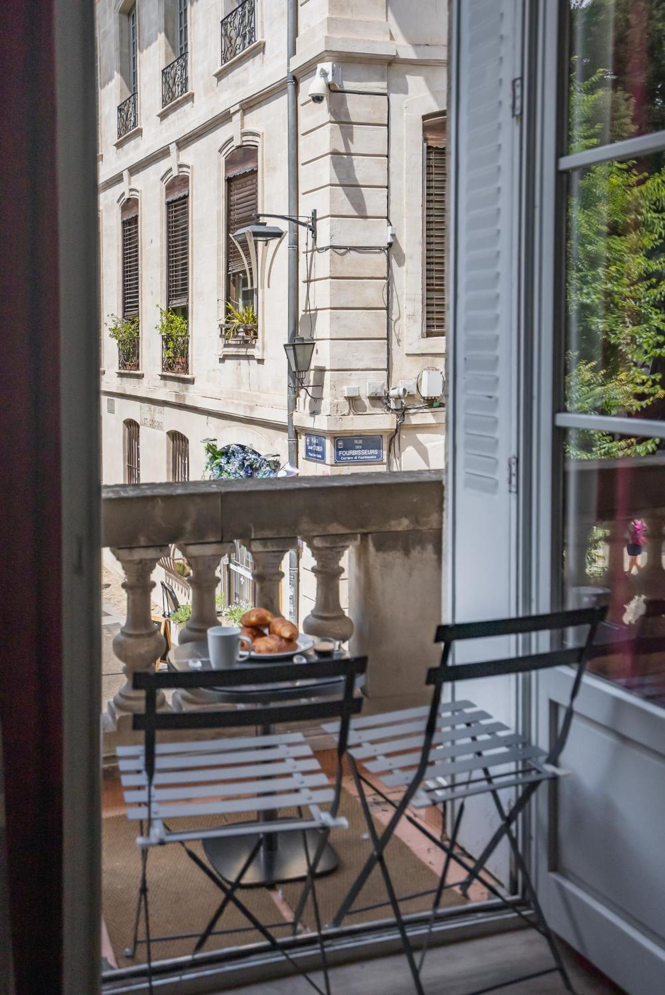Le Balcon Du Roi Rene Apartment อาวีญง ภายนอก รูปภาพ